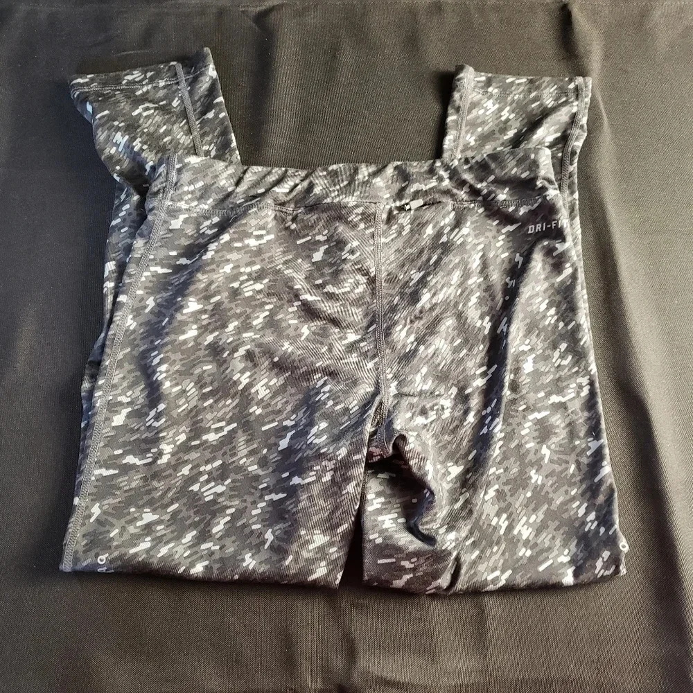 Nike Dri-Fit Printed Cropped‎ Leggings XS
